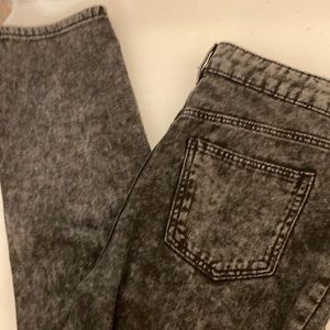 Cute dark wash jeans NOT SKINNY JEANS straight leg mom jeans